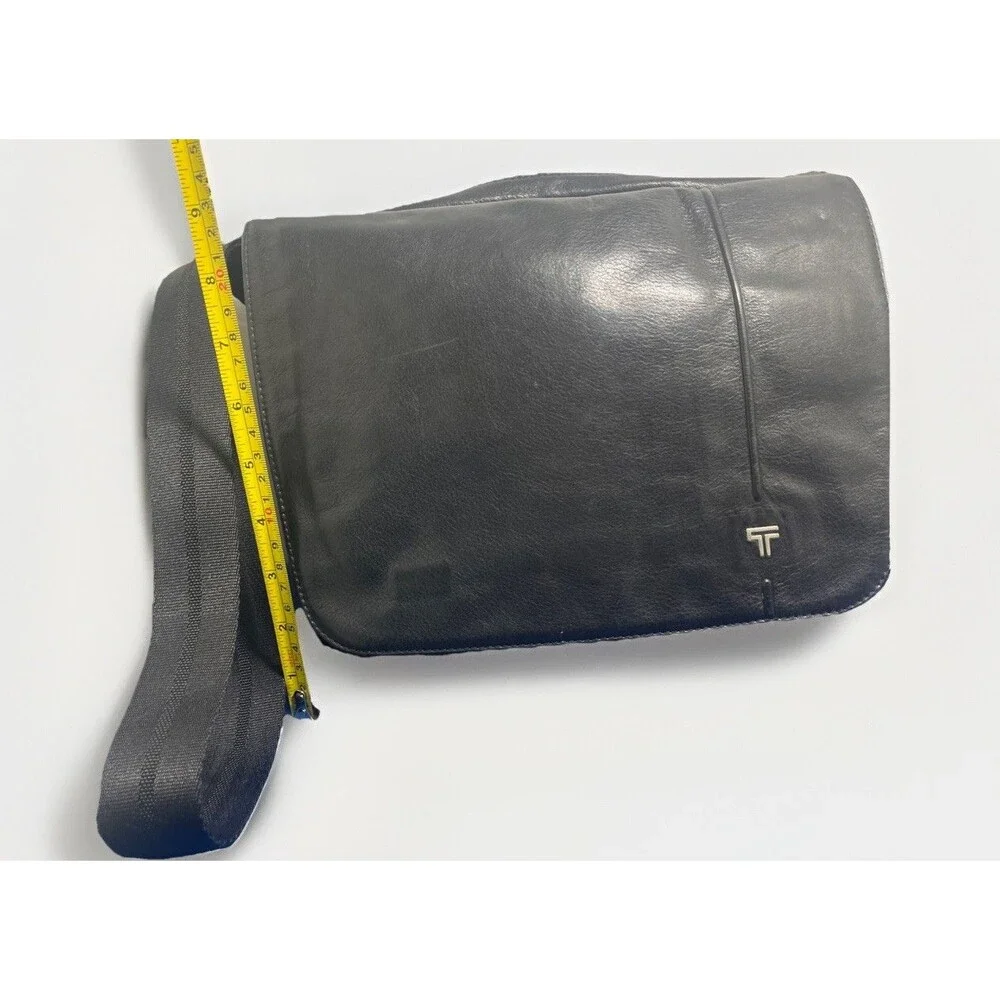 TUMI 6923D Bryce Black Leather Messenger Bag Crossbody Shoulder Flap Pouch